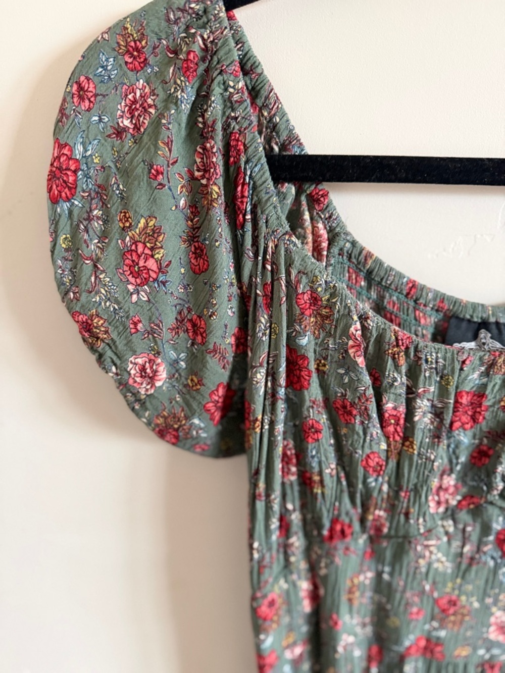 Angie Green Floral Puff-Sleeve Maxi Dress - Picture 3 of 11